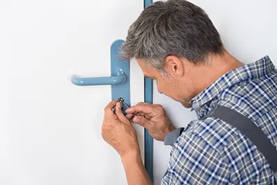 Trumbull CT Locksmith Store Trumbull, CT 203-443-1079 - emergency-locksmith-service